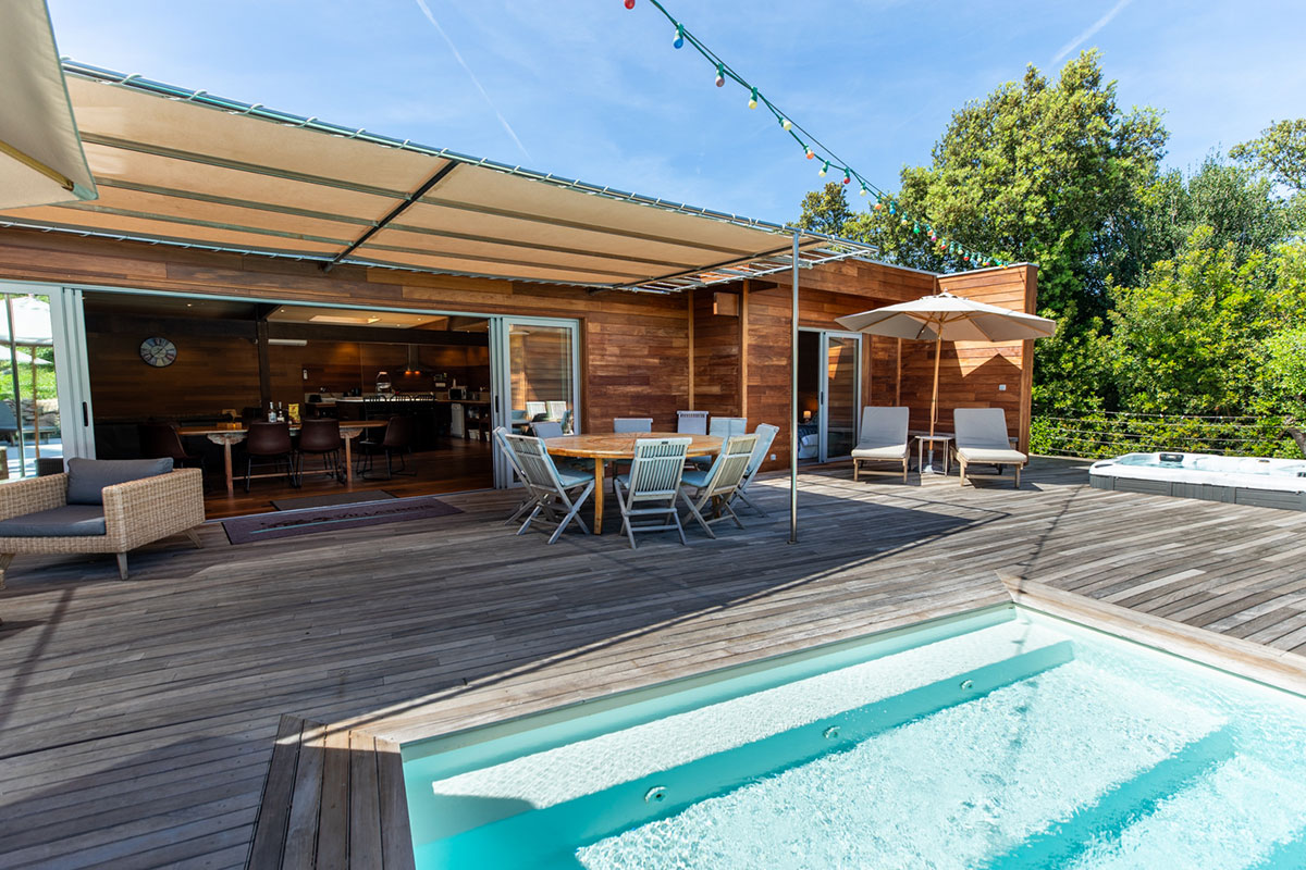 La piscine de la villa du haut
