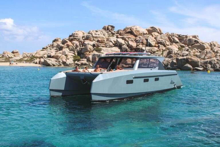 maestro-paysage-lavezzi-catamaran